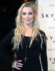 28-10-2012 SHOWBIZZ; NWE JAMES BOND FILM SKY FALL GING IN PREMIERE. Vele DUTCH CELEBRITIES kwamen naar het TUSCHINSKI te Amsterdam om te genieten van de nieuwste BOND.
foto: Albert den Iseger.
