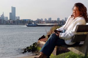 17-10-2012 SHOWBIZZ; JUSTINE PELMELAY VOELT DE WANHOOP NOG DAGELIJKS. Het eerste interview sinds het ziekenhuis drama gunt zij aan weekblad Prive. Wij waren meer dan welkom in Cappele aan de Ijssel om samen met Justine en haar partner Ronald een verhaal samen te stellen over de gang van zaken in huize Pelmelay-Van Driel. Yvonne Hoebe luisterde, schreef en pinkte af en toe een traan weg. Deze week in weekblad PRIVE het interview van JUSTINE PELMELAY. 
foto: Albert den Iseger