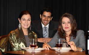 19-10-2012 SHOWBIZZ; LIZ SNOIJINK;  FARAH DIBA IS EEN ROL OP MIJN LIJF GESCHREVEN. Een van oorsprong Perzische journaliste weet de voormalige keizerin van Perzi, Fara Diba, te strikken voor een interview. De broer van de journaliste is destijds door de geheime dienst van de keizer vermoord, waarna de journaliste als kind samen met haar ouders uit Perzi moest vluchten. De voorstelling is een ode aan alle vrouwen die hun dierbaren in oorlogen en revoluties zijn verloren.
Farah Diba is een prikkelend portret waarin toneel, pozie, film en prachtig live gezongen Perzische liederen samensmelten. Genspireerd op de documentaire The Queen and I van de Iranese-Zweedse cineast Nahid Persson Sarvestani. 
Foto; Albert den Iseger