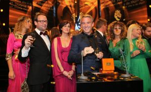 20-10-2013 SHOWBIZZ; DE 48ste TELEVIZIER-RING GALA WAS ER EEN VOOR DE MOLLEN. Prijswinnaars waren- Linda en Johnny de Mol-Art Rooijakkers-Kees Tol-Dieuwertje Blok.
foto: Albert den Iseger. 