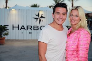 04-10-2013 SHOWBIZZ; JAN EN LISA SMIT EVEN OP VAKANTIE NAAR IBIZA.  Jan en Lisa waren samen even op Ibiza, Jan voor de opname-s van het programma DE BESTE ZANGER VAN NEDERLAND 2013 en Lisa was erbij om even bij te komen.
Foto: Albert den Iseger