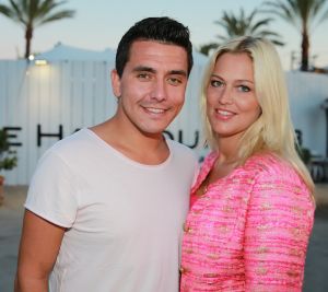 04-10-2013 SHOWBIZZ; JAN EN LISA SMIT EVEN OP VAKANTIE NAAR IBIZA.  Jan en Lisa waren samen even op Ibiza, Jan voor de opname-s van het programma DE BESTE ZANGER VAN NEDERLAND 2013 en Lisa was erbij om even bij te komen.
Foto: Albert den Iseger