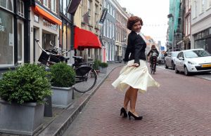 30-10-2013 SHOWBIZZ; MARISKA VAN KOLCK SPEELT CONNY STUART.
foto: Albert den Iseger