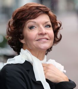 30-10-2013 SHOWBIZZ; MARISKA VAN KOLCK SPEELT CONNY STUART.
foto: Albert den Iseger