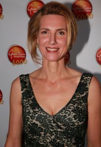 18-10-2014 SHOWBIZZ; 5000 STE AFLEVERING VAN GOEDE TIJDEN -SLECHTE TIJDEN. De cast en de crew bekeken in het COLLEGE HOTEL te Amsterdam de 5000 ste aflevering onder het genot van een stevige borrel en pittig hapje.
foto: Albert den Iseger