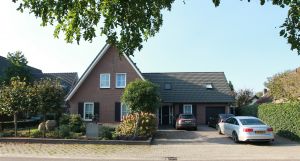 08-10-2014 SHOWBIZZ; ROB EN HENRIETTE DE NIJS SUPER GELUKKIG MET ZOON JULIUS. Het gezin straalt in hun nieuwe huis in Bennekom. Het is er knus, gezellig, modern en er heerst een goede sfeer. Julius is een prachtig kereltje, het 2.5 jarige zonnetje in huize de Nijs.
foto: Albert den Iseger
