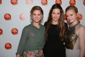 18-10-2014 SHOWBIZZ; 5000 STE AFLEVERING VAN GOEDE TIJDEN -SLECHTE TIJDEN. De cast en de crew bekeken in het COLLEGE HOTEL te Amsterdam de 5000 ste aflevering onder het genot van een stevige borrel en pittig hapje.
foto: Albert den Iseger