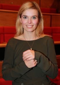03-10-2014 SHOWBIZZ; GALA VAN DE NEDERLANDSE FILM MET DE UITREIKING VAN DE GOUDEN KALVEREN. De Film FUIF was er weer een met vele bekende koppies en vele gouden Kalveren. Maar ook vele grote namen uit de Nederlandse film industrie ontbraken op deze filmfuif. foto: Albert den Iseger