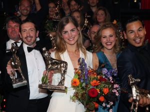 30-09-2016 SHOWBIZZ; GOUDEN KALVEREN GALA 2016. Beste actrice HANNAH HOEKSTRA  voor haar rol in de film DE HELLEWEG. Tot beste acteur werd gekozen ISSAKA SAWADOGO voor de film THE PARADISE SUITE.
Fote : Albert den Iseger