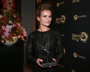 13-10-2016 SHOWBIZZ; FLOORTJE DESSING WINT GOUDEN TELEVIZIER RING 2016. Humberto Tan won de Televizier-Ster voor presentator, Chantal Janzen won opnieuw de Televizier-Ster voor presentatrice. Pip Pellens kreeg de prijs voor aanstormend talent. Paul de leeuw won met zijn talkshow. Thom Hoffman was de beste acteur en Angela Schijf als beste actrice.
foto: Albert den Iseger