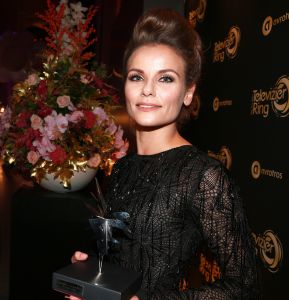 13-10-2016 SHOWBIZZ; FLOORTJE DESSING WINT GOUDEN TELEVIZIER RING 2016. Humberto Tan won de Televizier-Ster voor presentator, Chantal Janzen won opnieuw de Televizier-Ster voor presentatrice. Pip Pellens kreeg de prijs voor aanstormend talent. Paul de leeuw won met zijn talkshow. Thom Hoffman was de beste acteur en Angela Schijf als beste actrice.
foto: Albert den Iseger
