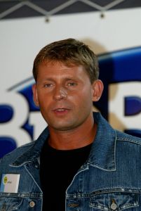 28-08-2002 SHOWBIZZ; BIG BROTHER HUIS GAAT OPEN. De eerste deelnemers zijn gearriveerd.
foto: Albert den Iseger