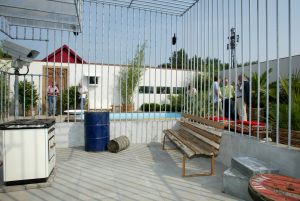 28-08-2002 SHOWBIZZ; BIG BROTHER HUIS GAAT OPEN. De eerste deelnemers zijn gearriveerd.
foto: Albert den Iseger
