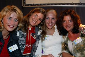 28-08-2002 SHOWBIZZ; BIG BROTHER HUIS GAAT OPEN. De eerste deelnemers zijn gearriveerd.
foto: Albert den Iseger