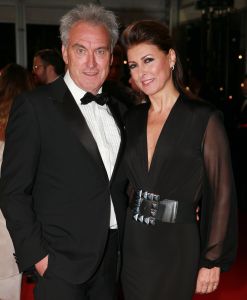13-10-2016 SHOWBIZZ; FLOORTJE DESSING WINT GOUDEN TELEVIZIER RING 2016. Humberto Tan won de Televizier-Ster voor presentator, Chantal Janzen won opnieuw de Televizier-Ster voor presentatrice. Pip Pellens kreeg de prijs voor aanstormend talent. Paul de leeuw won met zijn talkshow. Thom Hoffman was de beste acteur en Angela Schijf als beste actrice.
foto: Albert den Iseger