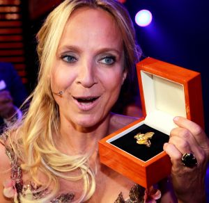 13-10-2016 SHOWBIZZ; FLOORTJE DESSING WINT GOUDEN TELEVIZIER RING 2016. Humberto Tan won de Televizier-Ster voor presentator, Chantal Janzen won opnieuw de Televizier-Ster voor presentatrice. Pip Pellens kreeg de prijs voor aanstormend talent. Paul de leeuw won met zijn talkshow. Thom Hoffman was de beste acteur en Angela Schijf als beste actrice.
foto: Albert den Iseger