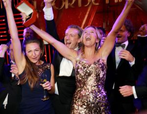 13-10-2016 SHOWBIZZ; FLOORTJE DESSING WINT GOUDEN TELEVIZIER RING 2016. Humberto Tan won de Televizier-Ster voor presentator, Chantal Janzen won opnieuw de Televizier-Ster voor presentatrice. Pip Pellens kreeg de prijs voor aanstormend talent. Paul de leeuw won met zijn talkshow. Thom Hoffman was de beste acteur en Angela Schijf als beste actrice.
foto: Albert den Iseger
