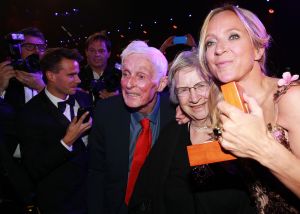13-10-2016 SHOWBIZZ; FLOORTJE DESSING WINT GOUDEN TELEVIZIER RING 2016. Humberto Tan won de Televizier-Ster voor presentator, Chantal Janzen won opnieuw de Televizier-Ster voor presentatrice. Pip Pellens kreeg de prijs voor aanstormend talent. Paul de leeuw won met zijn talkshow. Thom Hoffman was de beste acteur en Angela Schijf als beste actrice.
foto: Albert den Iseger