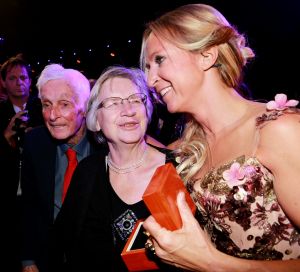 13-10-2016 SHOWBIZZ; FLOORTJE DESSING WINT GOUDEN TELEVIZIER RING 2016. Humberto Tan won de Televizier-Ster voor presentator, Chantal Janzen won opnieuw de Televizier-Ster voor presentatrice. Pip Pellens kreeg de prijs voor aanstormend talent. Paul de leeuw won met zijn talkshow. Thom Hoffman was de beste acteur en Angela Schijf als beste actrice.
foto: Albert den Iseger