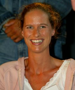 28-08-2002 SHOWBIZZ; BIG BROTHER HUIS GAAT OPEN. De eerste deelnemers zijn gearriveerd.
foto: Albert den Iseger