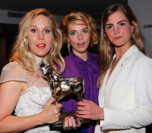 30-09-2016 SHOWBIZZ; GOUDEN KALVEREN GALA 2016. Beste actrice HANNAH HOEKSTRA  voor haar rol in de film DE HELLEWEG. Tot beste acteur werd gekozen ISSAKA SAWADOGO voor de film THE PARADISE SUITE.
Fote : Albert den Iseger