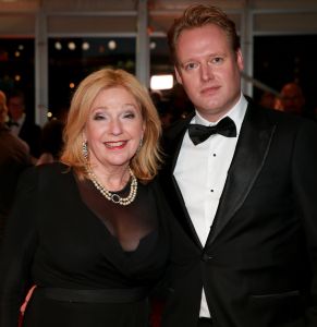 13-10-2016 SHOWBIZZ; FLOORTJE DESSING WINT GOUDEN TELEVIZIER RING 2016. Humberto Tan won de Televizier-Ster voor presentator, Chantal Janzen won opnieuw de Televizier-Ster voor presentatrice. Pip Pellens kreeg de prijs voor aanstormend talent. Paul de leeuw won met zijn talkshow. Thom Hoffman was de beste acteur en Angela Schijf als beste actrice.
foto: Albert den Iseger