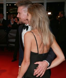 13-10-2016 SHOWBIZZ; FLOORTJE DESSING WINT GOUDEN TELEVIZIER RING 2016. Humberto Tan won de Televizier-Ster voor presentator, Chantal Janzen won opnieuw de Televizier-Ster voor presentatrice. Pip Pellens kreeg de prijs voor aanstormend talent. Paul de leeuw won met zijn talkshow. Thom Hoffman was de beste acteur en Angela Schijf als beste actrice.
foto: Albert den Iseger