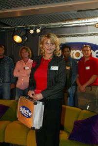 28-08-2002 SHOWBIZZ; BIG BROTHER HUIS GAAT OPEN. De eerste deelnemers zijn gearriveerd.
foto: Albert den Iseger
