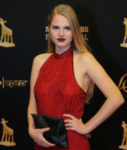 30-09-2016 SHOWBIZZ; GOUDEN KALVEREN GALA 2016. Beste actrice HANNAH HOEKSTRA  voor haar rol in de film DE HELLEWEG. Tot beste acteur werd gekozen ISSAKA SAWADOGO voor de film THE PARADISE SUITE.
Fote : Albert den Iseger