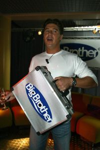 28-08-2002 SHOWBIZZ; BIG BROTHER HUIS GAAT OPEN. De eerste deelnemers zijn gearriveerd.
foto: Albert den Iseger