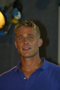 28-08-2002 SHOWBIZZ; BIG BROTHER HUIS GAAT OPEN. De eerste deelnemers zijn gearriveerd.
foto: Albert den Iseger