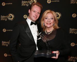 13-10-2016 SHOWBIZZ; FLOORTJE DESSING WINT GOUDEN TELEVIZIER RING 2016. Humberto Tan won de Televizier-Ster voor presentator, Chantal Janzen won opnieuw de Televizier-Ster voor presentatrice. Pip Pellens kreeg de prijs voor aanstormend talent. Paul de leeuw won met zijn talkshow. Thom Hoffman was de beste acteur en Angela Schijf als beste actrice.
foto: Albert den Iseger