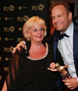 13-10-2016 SHOWBIZZ; FLOORTJE DESSING WINT GOUDEN TELEVIZIER RING 2016. Humberto Tan won de Televizier-Ster voor presentator, Chantal Janzen won opnieuw de Televizier-Ster voor presentatrice. Pip Pellens kreeg de prijs voor aanstormend talent. Paul de leeuw won met zijn talkshow. Thom Hoffman was de beste acteur en Angela Schijf als beste actrice.
foto: Albert den Iseger
