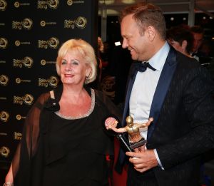 13-10-2016 SHOWBIZZ; FLOORTJE DESSING WINT GOUDEN TELEVIZIER RING 2016. Humberto Tan won de Televizier-Ster voor presentator, Chantal Janzen won opnieuw de Televizier-Ster voor presentatrice. Pip Pellens kreeg de prijs voor aanstormend talent. Paul de leeuw won met zijn talkshow. Thom Hoffman was de beste acteur en Angela Schijf als beste actrice.
foto: Albert den Iseger