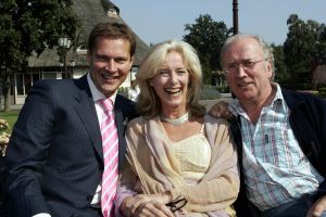 22-09-2005 SHOWBIZZ; EFTELING PRESENTEERD CAST MUSICAL Ti Ta TOVANAAR. Harry Slinger, Erik Breij,Manon Novak,Anne Mieke Ruyten, Rop Verheijen en Jette van der Meij staan straks garant voor een heerlijke nieuwe musical namelijk Ti Ta Tovenaar. Vanaf 17 November is het exclusief in het Efteling theater te zien.
foto Albert den Iseger.
