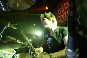 02-09-2005 SHOWBIZZ; MINI CONCERT WOLTER KROES TE EGMOND AAN ZEE. Het mini concert van Wolter Kroes in het Zuiderduin te Egmond aan zee was een groot succes.1500 mensen gingen compleet uit hun dak van het gezellige programma van Wolter en zijn band.
foto:Albert den Iseger