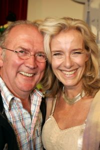 22-09-2005 SHOWBIZZ; EFTELING PRESENTEERD CAST MUSICAL Ti Ta TOVANAAR. Harry Slinger, Erik Breij,Manon Novak,Anne Mieke Ruyten, Rop Verheijen en Jette van der Meij staan straks garant voor een heerlijke nieuwe musical namelijk Ti Ta Tovenaar. Vanaf 17 November is het exclusief in het Efteling theater te zien.
foto Albert den Iseger.