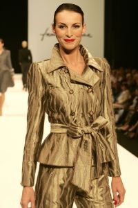 12-09-2005 SHOWBIZZ: MODESHOW VAN FRANS MOLENAAR IN DE FASHION FACTORY TE AMSTERDAM.
FOTO: Albert den iseger.