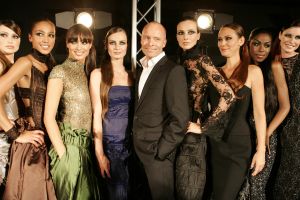 10-09-2005 SHOWBIZZ; MODESHOW VAN MART VISSER IN HET HILTON HOTEL TE AMSTERDAM.
FOTO: Albert den Iseger.