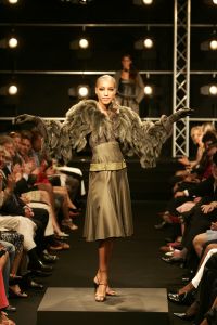 10-09-2005 SHOWBIZZ; MODESHOW VAN MART VISSER IN HET HILTON HOTEL TE AMSTERDAM.
FOTO: Albert den Iseger.
