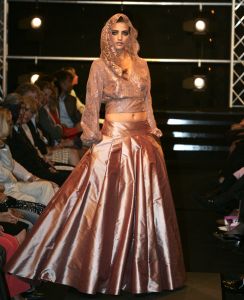 10-09-2005 SHOWBIZZ; MODESHOW VAN MART VISSER IN HET HILTON HOTEL TE AMSTERDAM.
FOTO: Albert den Iseger.