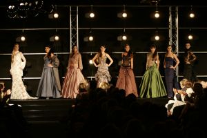 10-09-2005 SHOWBIZZ; MODESHOW VAN MART VISSER IN HET HILTON HOTEL TE AMSTERDAM.
FOTO: Albert den Iseger.
