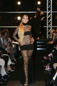 10-09-2005 SHOWBIZZ; MODESHOW VAN MART VISSER IN HET HILTON HOTEL TE AMSTERDAM.
FOTO: Albert den Iseger.