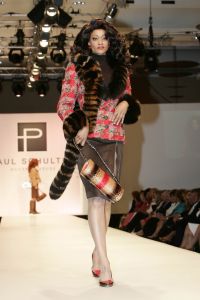 11-09-2005 SHOWBIZZ; MODESHOW PAUL SCHULTEN IN HET OKURA HOTEL TE AMSTERDAM.
FOTO:Albert en Iseger