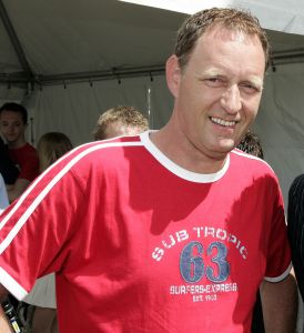 23-09-2005 SHOWBIZZ: SBS6 WEERMAN PIET PAULUSMA GERED DOOR FRIESE JONGENS. Piet Paulusma werd tijdens sneekweek gered door twee friese jongens van en zekere verdinkingsdood.Zie verhaal in Prive nr.38
foto:Albert den Iseger.