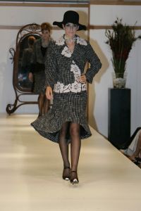 10-09-2005 SHOWBIZZ; MODESHOW VAN SHEILA DE VRIES IN CHRISTIE\'S TE AMSTERDAM.
FOTO; Albert den Iseger.