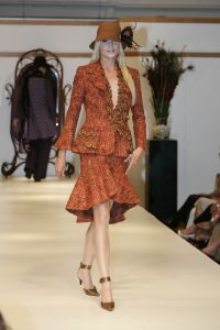 10-09-2005 SHOWBIZZ; MODESHOW VAN SHEILA DE VRIES IN CHRISTIE\'S TE AMSTERDAM.
FOTO; Albert den Iseger.
