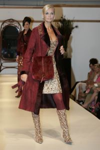 10-09-2005 SHOWBIZZ; MODESHOW VAN SHEILA DE VRIES IN CHRISTIE\'S TE AMSTERDAM.
FOTO; Albert den Iseger.