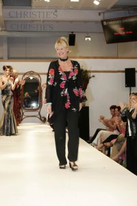 10-09-2005 SHOWBIZZ; MODESHOW VAN SHEILA DE VRIES IN CHRISTIE\'S TE AMSTERDAM.
FOTO; Albert den Iseger.