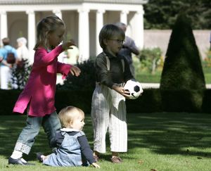 09-09-2006 KONINKLIJK HUIS; FOTOSHOOT VAN PRINS MAURITS EN GEZIN BIJ HET LOO TE APELDOORN.
foto: Albert den Iseger.